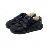 Colegial deportivo respetuoso vegano negro