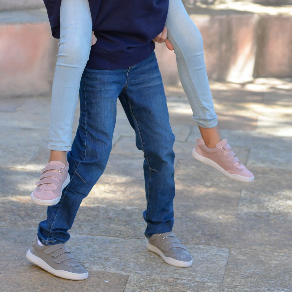 barefoot