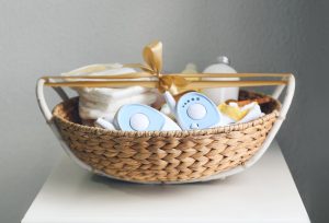 cesta regalos para recién nacidos