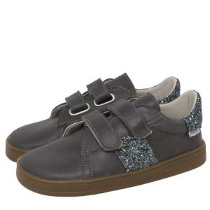 Zapatilla respetuosa de piel gris para niña – PIRUFLEX