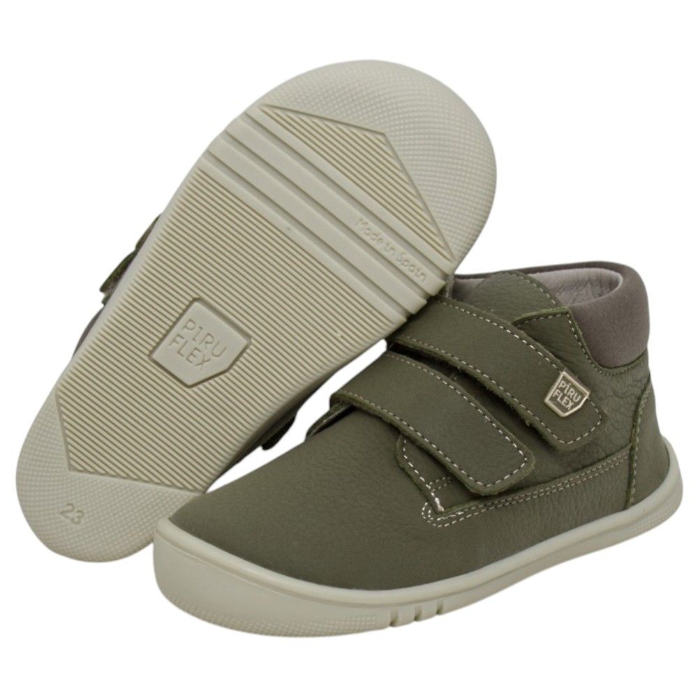 Botas respetuosas niños invierno en piel con doble velcro — Verde Botas respetuosas niños invierno Piruflex en verde, piel con doble velcro, vista lateral
