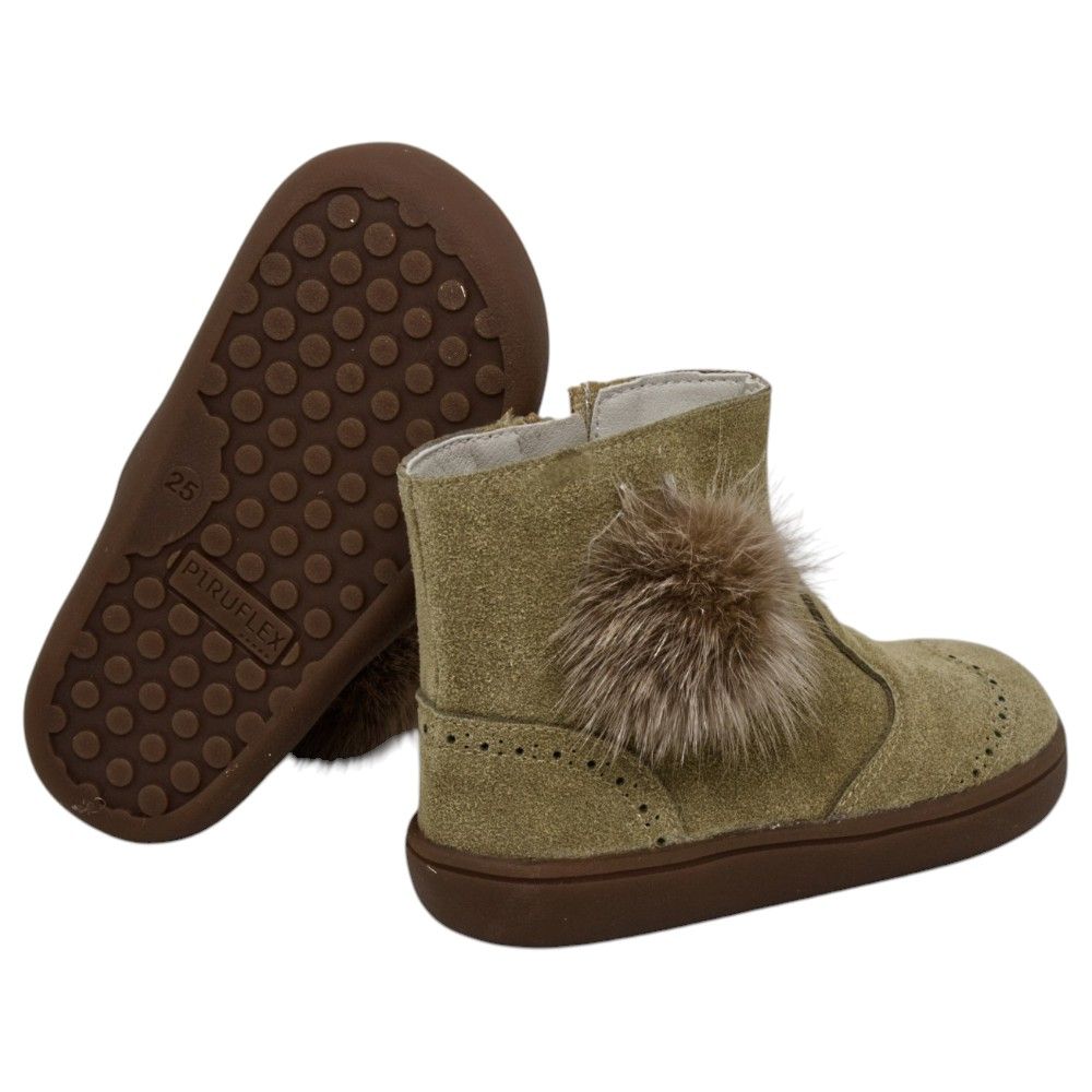 Botas respetuosas niños pompón en piel reciclada Piruflex — Arena Botas respetuosas niños pompón Piruflex en arena, piel reciclada con cremallera, vista lateral